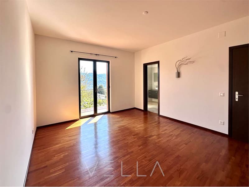 Affascinante casa ticinese con vista aperta e ampio giardino ad Agra ( (9)