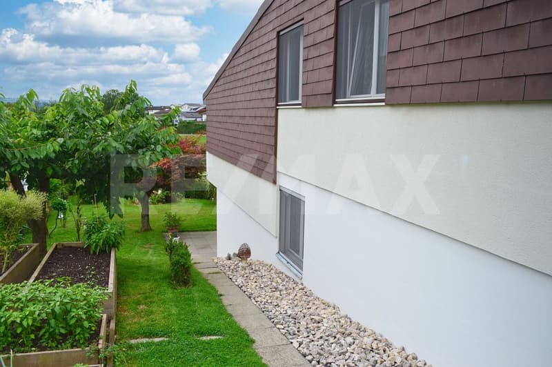 Charmantes Einfamilienhaus mit viel Umschwung (9)