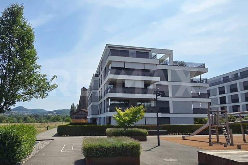 Moderne 2.5-Zimmer-Attika-Wohnung mit grosser Sonnenterrasse und Weitsicht (11)