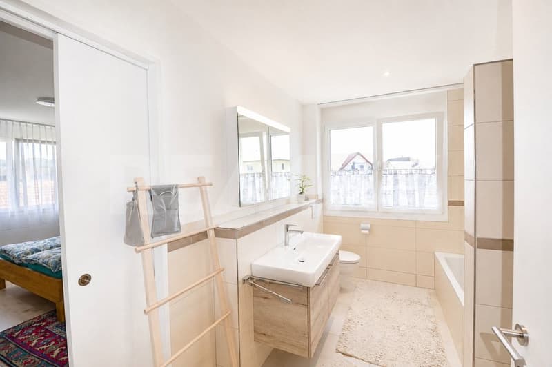Wohnen mit Weitblick grosszügige 4.5-Zimmer-Wohnung mit Ausbaupotenzial (5)
