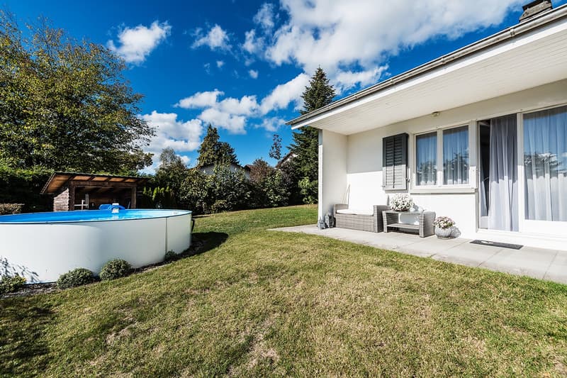 Bungalow mit Garten, Pool und viel Entwicklungspotenzial (4)