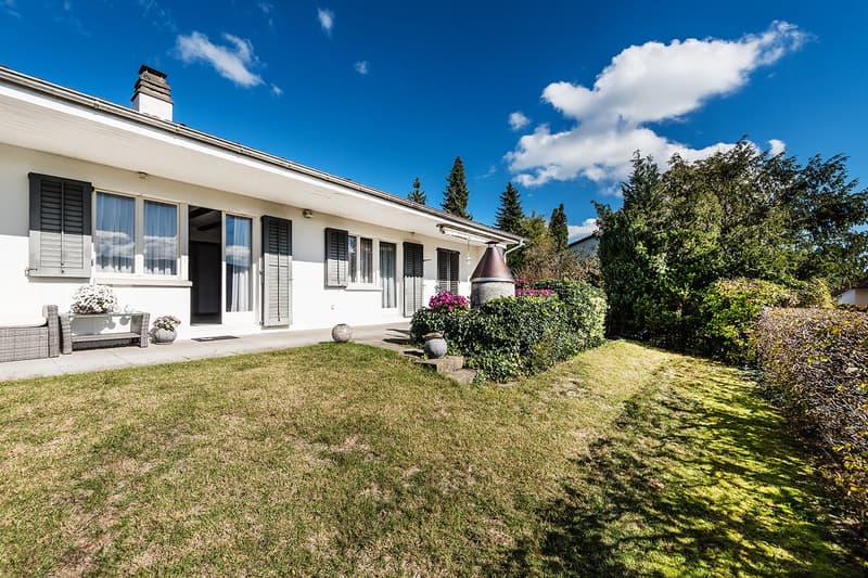 Bungalow mit Garten, Pool und viel Entwicklungspotenzial (1)