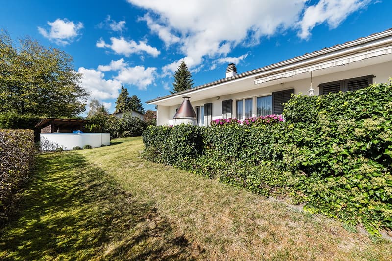 Bungalow mit Garten, Pool und viel Entwicklungspotenzial (3)