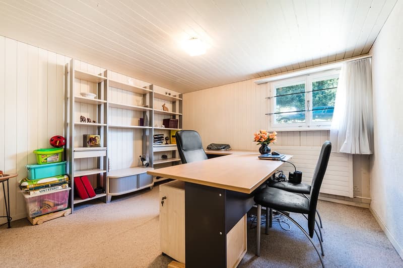 Bungalow mit Garten, Pool und viel Entwicklungspotenzial (15)