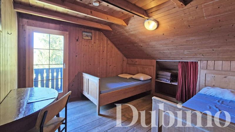 CHALET DE 11 PIÈCES SUR LA RIVIERA (9)