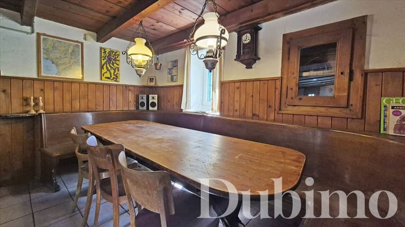 CHALET DE 11 PIÈCES SUR LA RIVIERA (7)