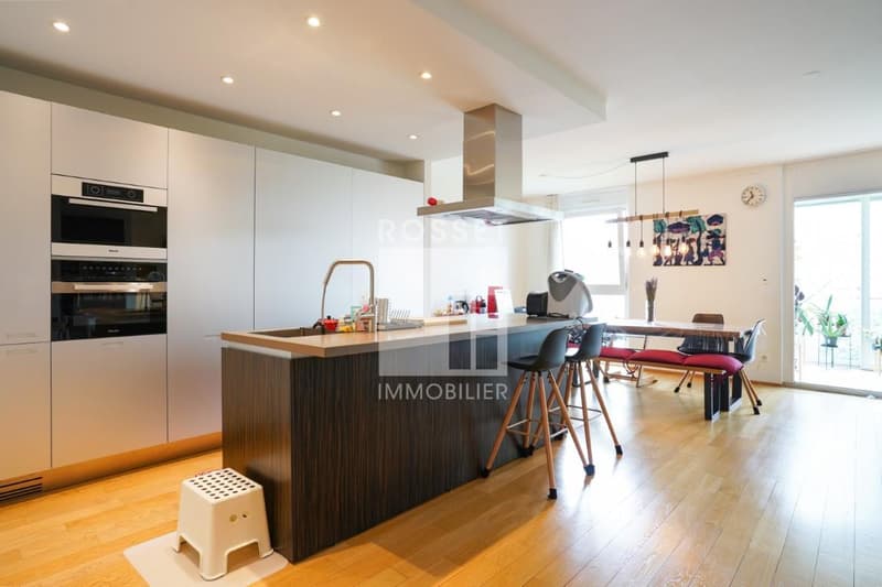 Appartement de 5 pièces au 3ème étage avec ascenseur (2)