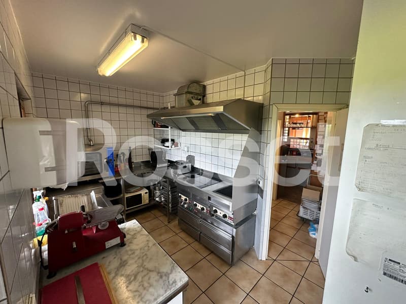 Charmant Café-Restaurant au cour de Puidoux idéal pour petite restauration (5)