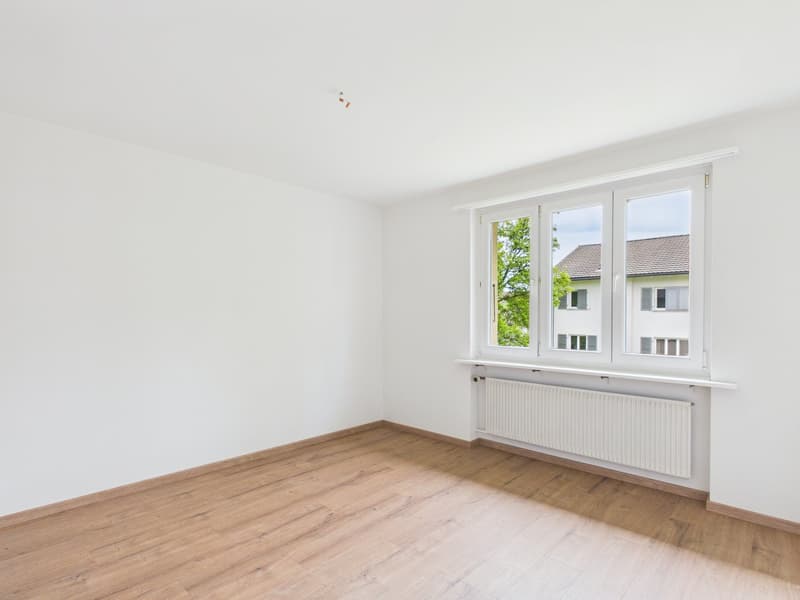 Erstbezug nach Sanierung: Helle 2.5-Zimmer-Wohnung mit Balkon (6)