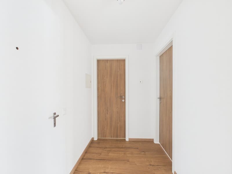 Erstbezug nach Sanierung: Helle 2.5-Zimmer-Wohnung mit Balkon (8)
