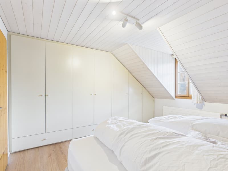 Charmantes 5.5-Zimmer-Bauernhaus in ruhiger Lage von Leuzigen (22)