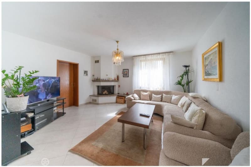 Sanierte 3½-Zimmer-EG-Wohnung im gepflegten Zweifamilienhaus (4)