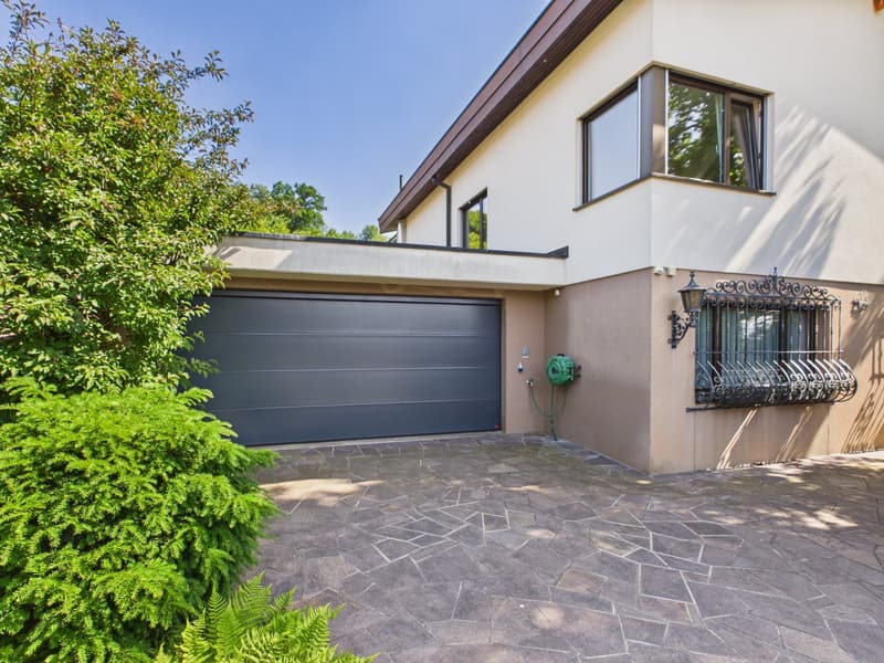 Exklusives 7.5-Zimmer-Einfamilienhaus mit Pool, Wintergarten und viel Privatsphäre in Arch BE (24)