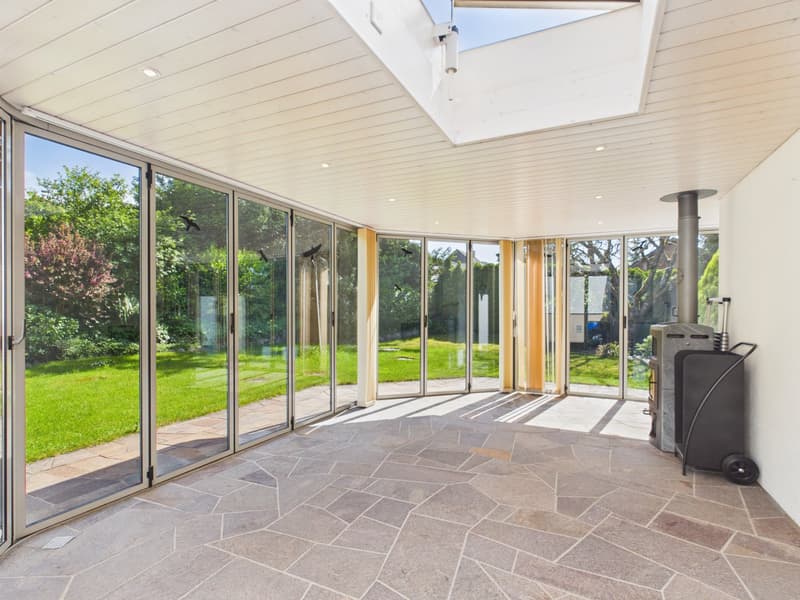 Exklusives 7.5-Zimmer-Einfamilienhaus mit Pool, Wintergarten und viel Privatsphäre in Arch BE (14)