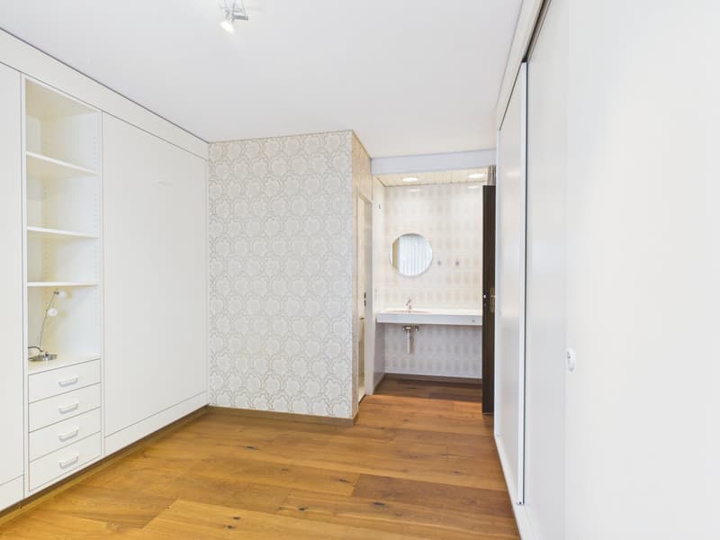 Exklusives 7.5-Zimmer-Einfamilienhaus mit Pool, Wintergarten und viel Privatsphäre in Arch BE (16)