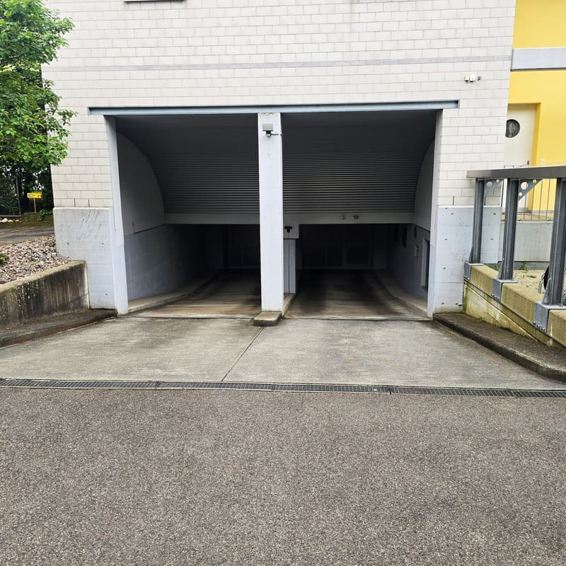 Zentral gelegene Einstellhallenplätze in gepflegter Tiefgarage (3)