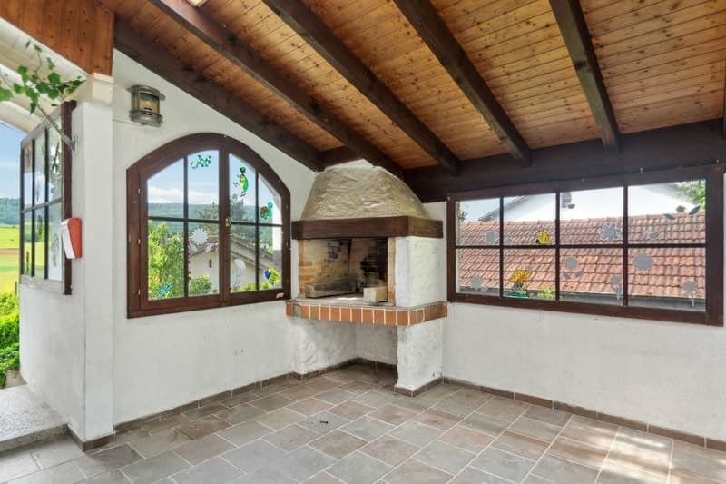 Superbe Maison Familiale au Coeur d'un Village Verdoyant (10)
