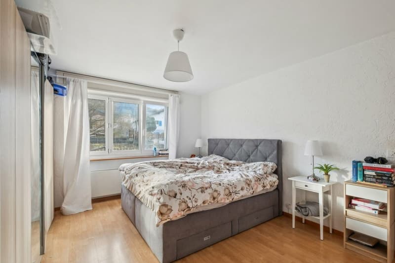 Immeuble avec 2 appartements, 1 salon de coiffure, un terrain à bâtir (6)