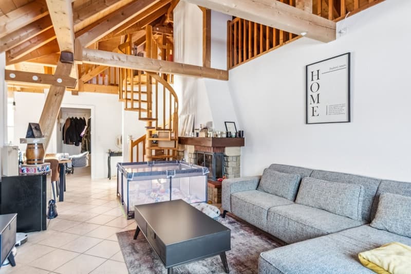 OPPORTUNITÉ RARE À CORGÉMONT : Superbe 5.5 pièces avec garage-atelier (2)