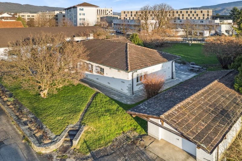 Opportunité Rare : Domaine au Bord de l'Eau & Potentiel de Développeme (1)