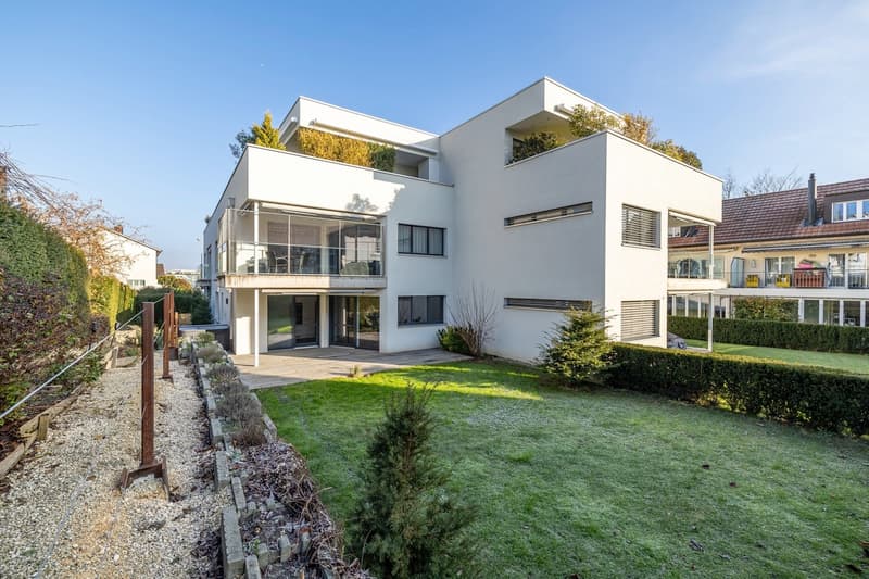Hochwertige, moderne Wohnung mit gr. Garten, Hobbyraum mit Du/WC