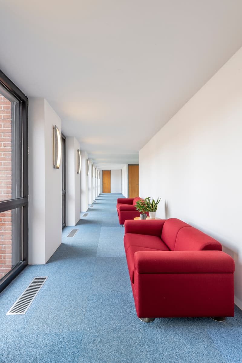 ecco il tuo ufficio arredato e sei operativo da subito. Aria condizionata per il tuo confort (5)