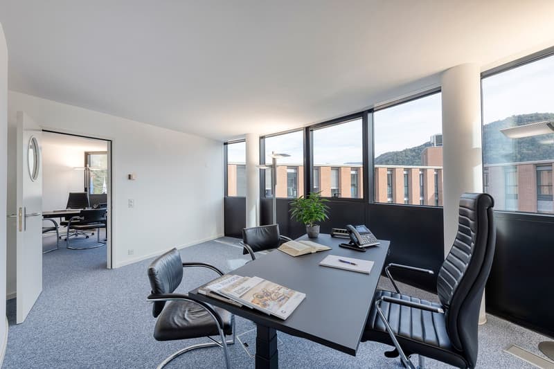 Uffici elegantemente arredati da 125 MQ a 370 MQ al WTC LUGANO, un indirizzo importante (19)