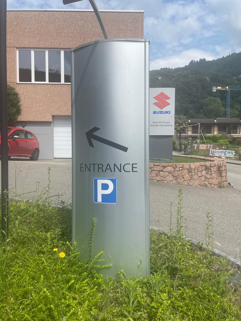 Affittasi spazi di 210 Mq e 420 mq in posizione strategica nel Sud del Ticino - aria condizionata (4)