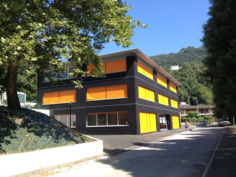 Affittasi spazi di 210 Mq e 420 mq in posizione strategica nel Sud del Ticino - aria condizionata (1)