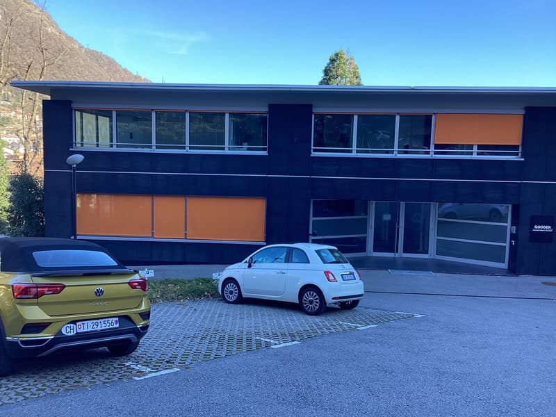 Affittasi spazi di 210 Mq e 420 mq in posizione strategica nel Sud del Ticino - aria condizionata (3)