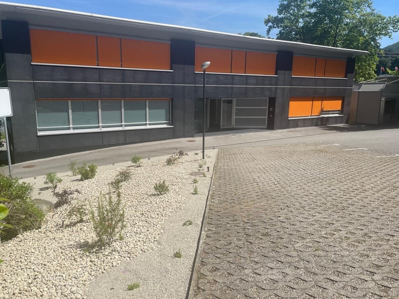 Uffici moderni forniti di aria condizionata a condizioni eccezionali in posizione strategica (4)