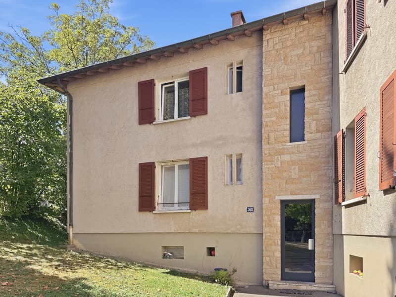 Charmant appartement meublé avec balcon (17)