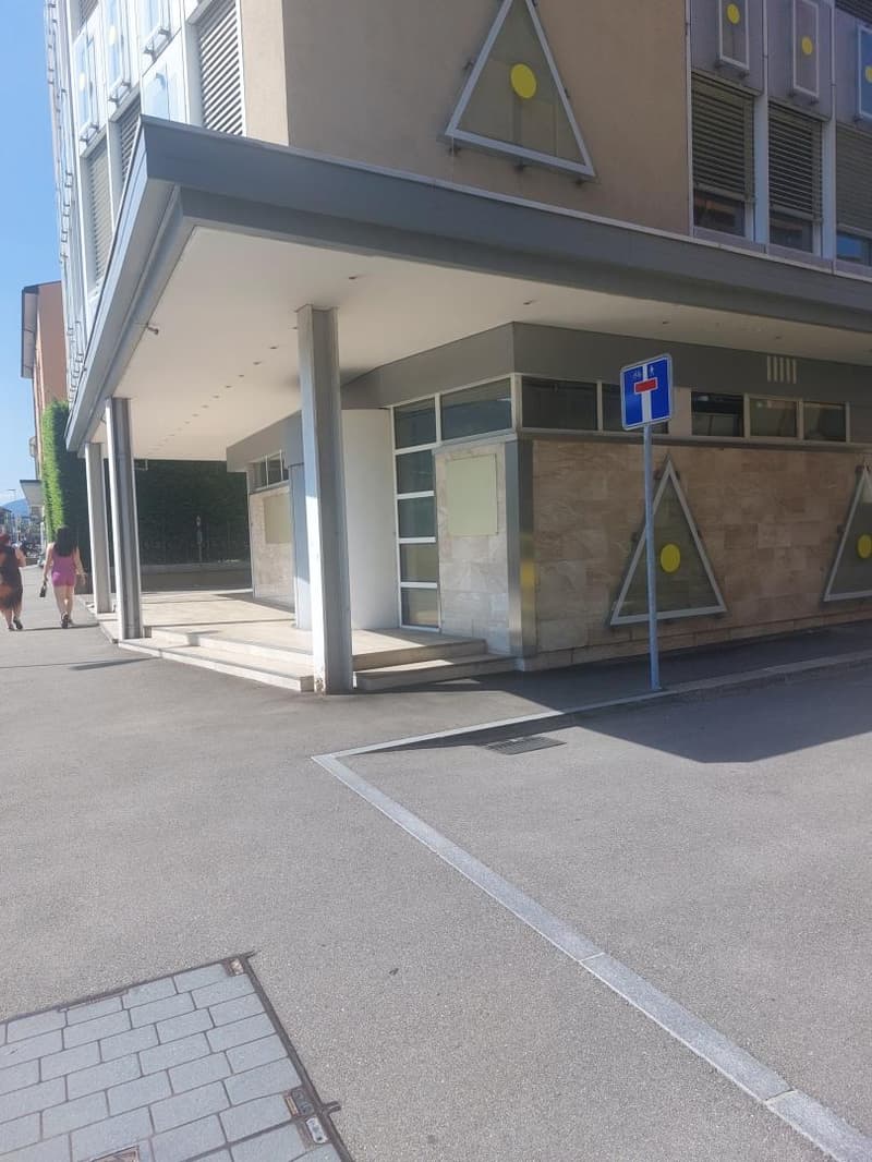 Chiasso - EDIFICIO COMMERCIALE (5)