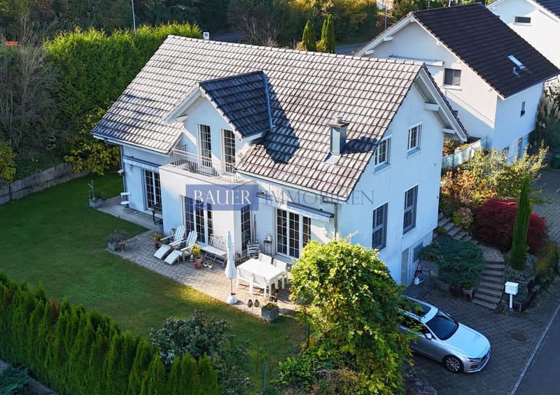 *VERKAUFT* Modernes Traumhaus mit Weitsicht und idyllischem Garten (1)