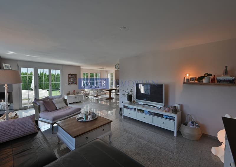 *VERKAUFT* Modernes Traumhaus mit Weitsicht und idyllischem Garten (4)