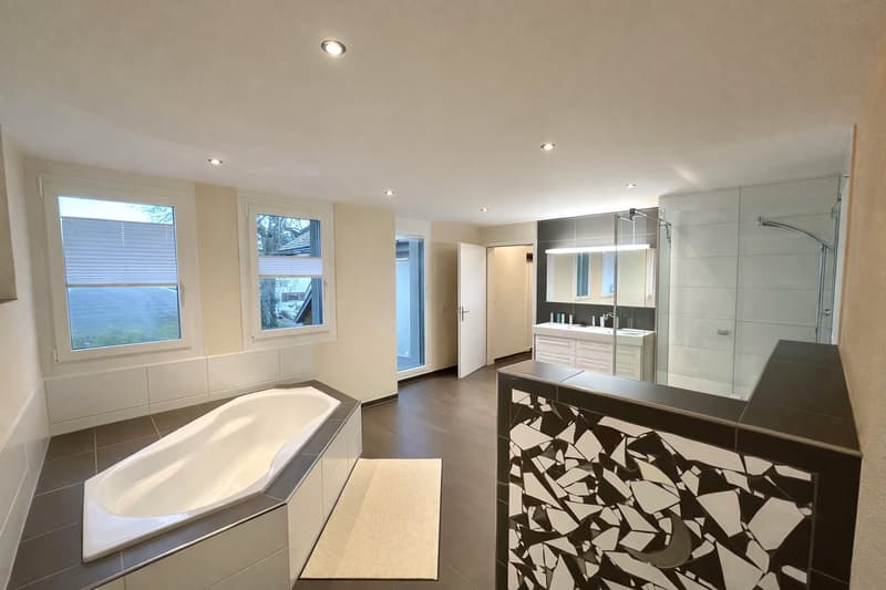 LUXURY, NATURE & PRIVACY AT AN ELEVATED LOCATION (8)