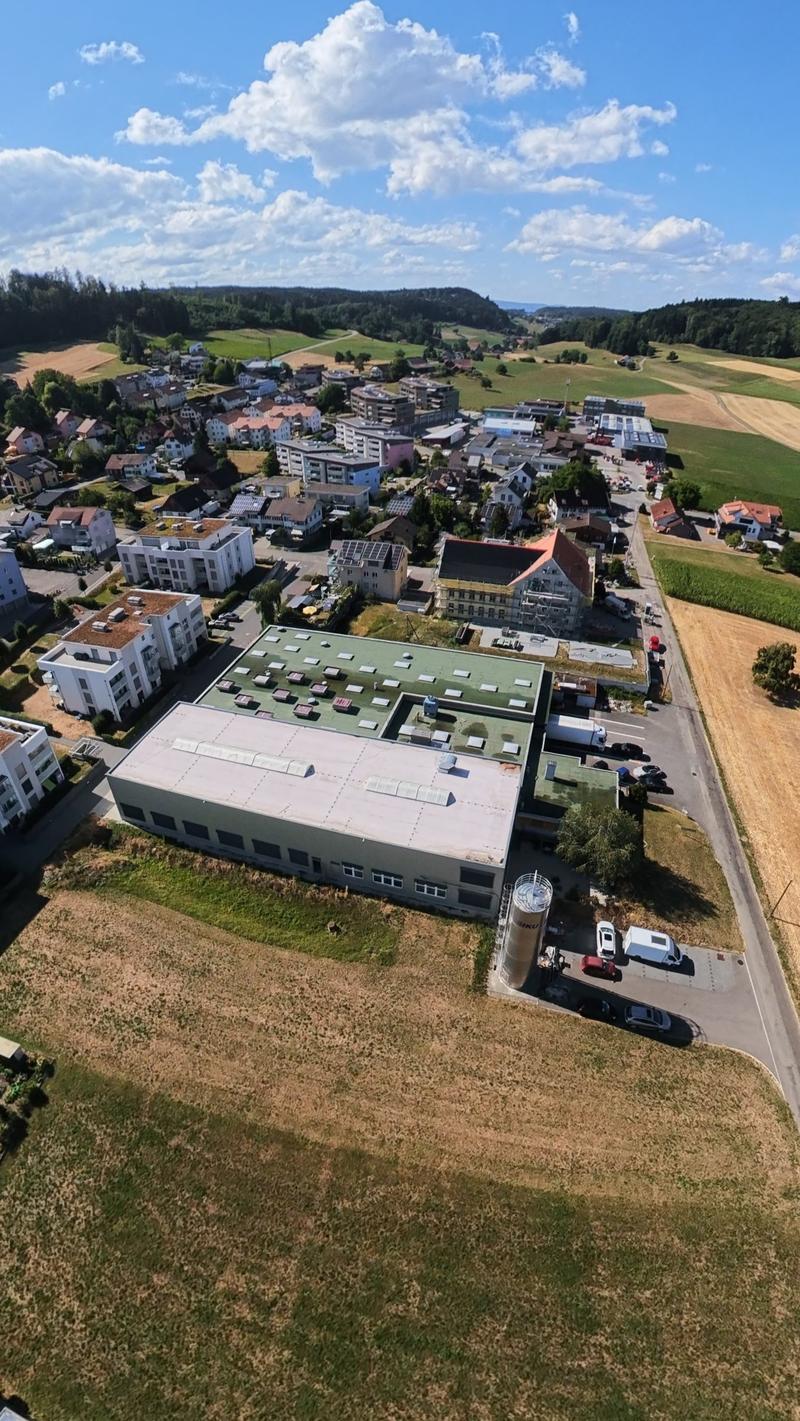 VIELSEITIGE UNTERNEHMENSLIEGENSCHAFT MIT LOGISTIK, BÜROS, BETRIEBSWOHNUNG UND TIEFKÜHLLAGER (12)