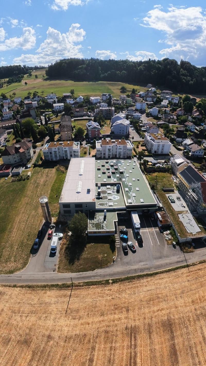 VIELSEITIGE UNTERNEHMENSLIEGENSCHAFT MIT LOGISTIK, BÜROS, BETRIEBSWOHNUNG UND TIEFKÜHLLAGER (11)