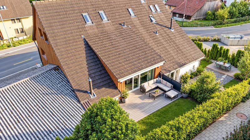 Ein Zuhause zum Wohlfühlen: 5.5-Zimmer-Doppelhaushälfte mit Garten und Terrasse (1)