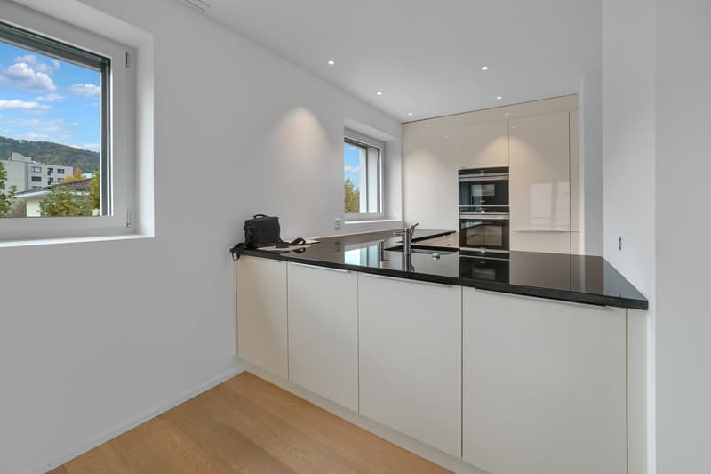 Moderne 3.5-Zimmer-Wohnung mit Balkon in Zürich-Wollishofen – 94 m² (2)