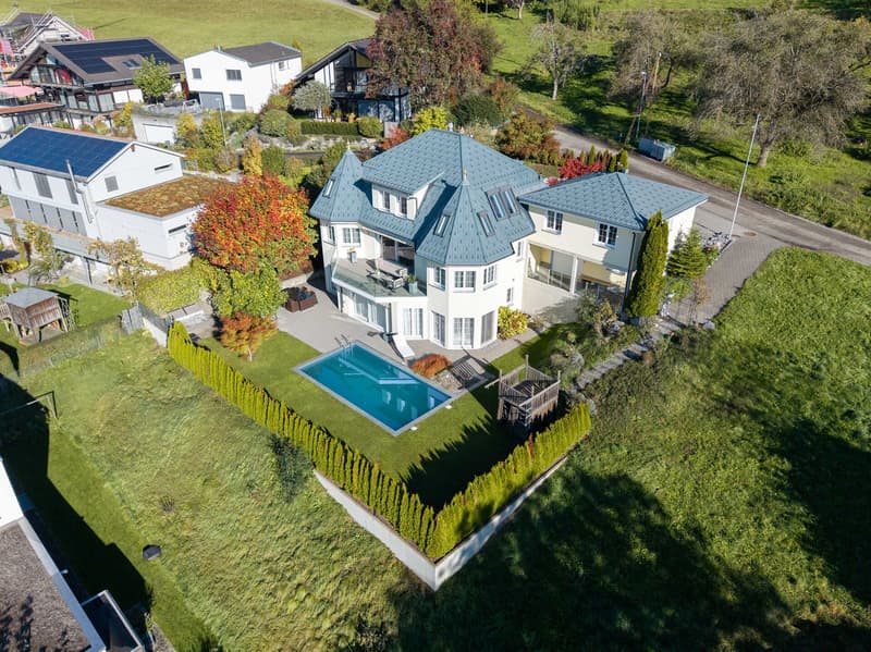 Exklusive Landhaus-Villa mit Alpenpanorama und Wellness-Oase in Hüttwi (2)