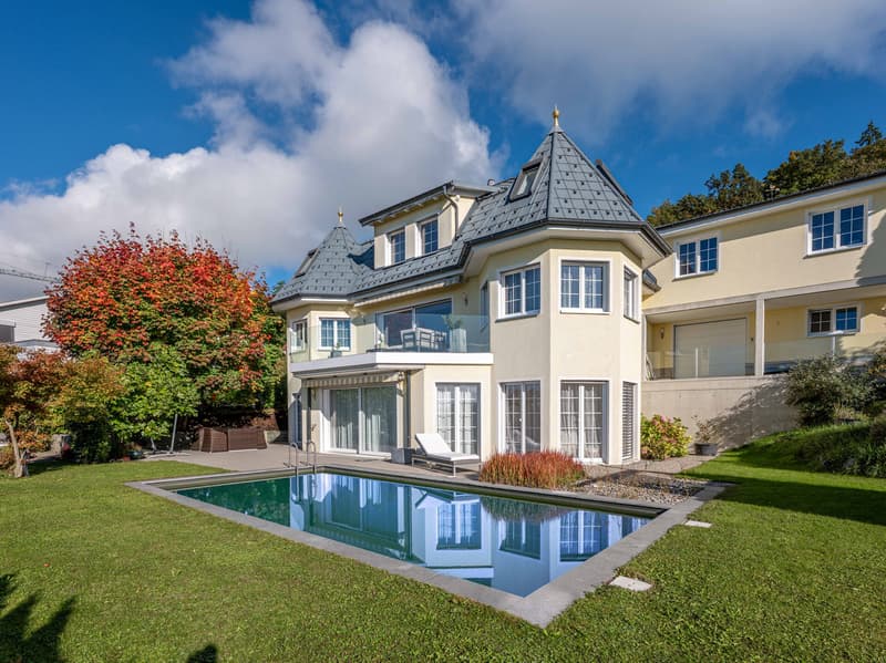 Exklusive Landhaus-Villa mit Alpenpanorama und Wellness-Oase in Hüttwi (1)