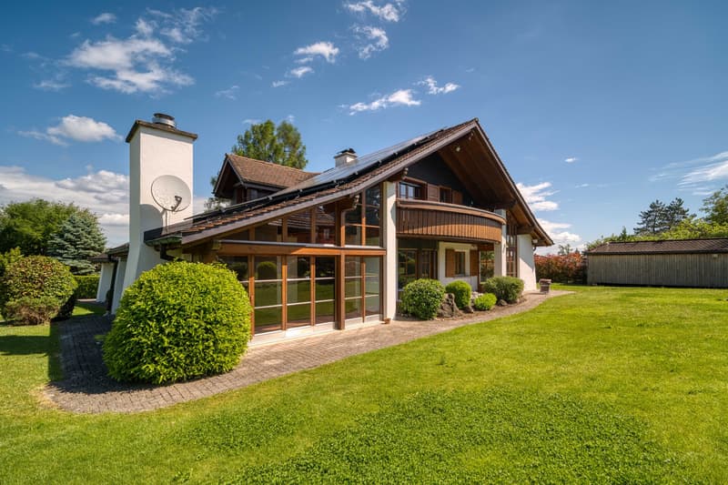 Einfamilienhaus mit sehr grossem Grundstück (1)