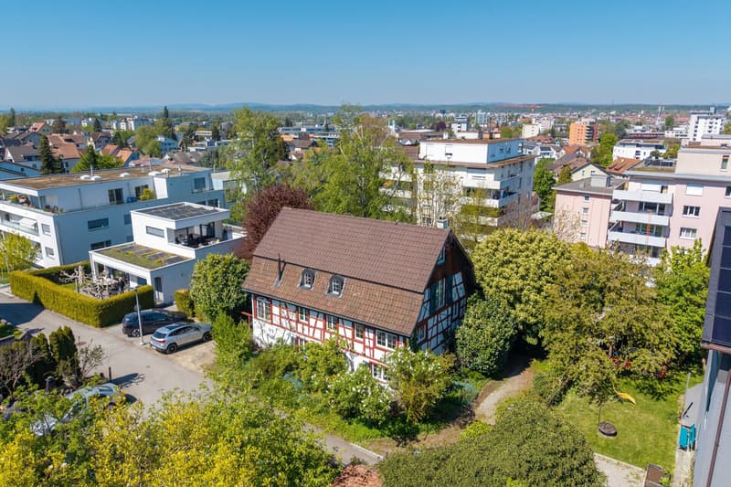 Historisches Fachwerkhaus kernsaniert mit Einliegerwohnung und Ausbaup (1)