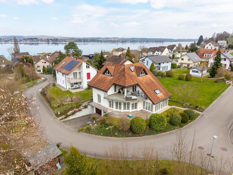 Wohnhaus mit zwei Wohneinheiten und separatem Garten am Bach (1)