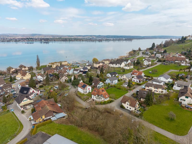 Wohnhaus mit zwei Wohneinheiten und separatem Garten am Bach (3)