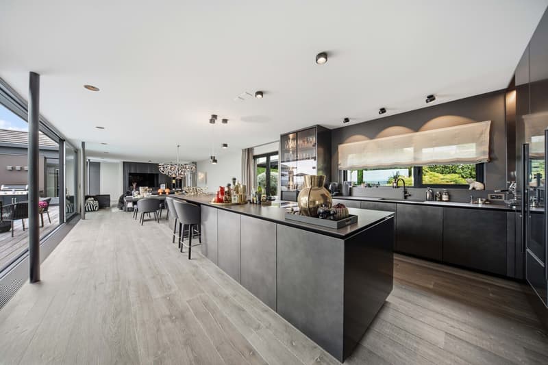 Luxuriöse 5.5-Zimmer-Residenz mit Seesicht und Pool in Fruthwilen (4)