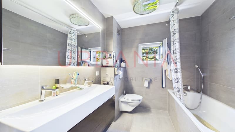 Villa familiale rénovée avec piscine et grand terrain (11)