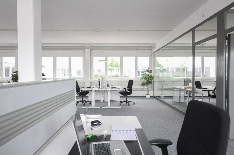 Grosse Bürofläche bereit zur Übernahme (4)