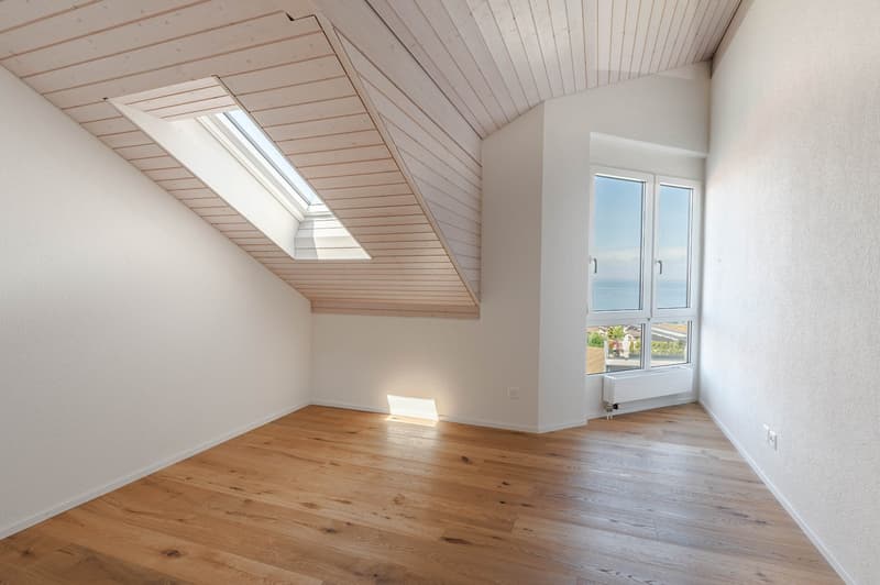 Helle Dachwohnung mit Seesicht (10)